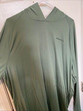 Merrell Sage Green Hooded Performance Top